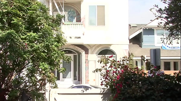 Nonton Holly Sampson A Slut With Two Provocative Tits Gets Fucked In The Pussy thumbnail