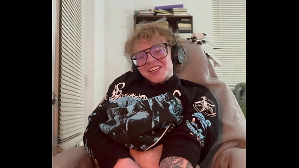 Play MP4 - FTM Plays with his boypussy