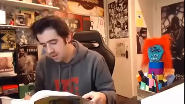 Nonton Saludos A Grupo Z thumbnail