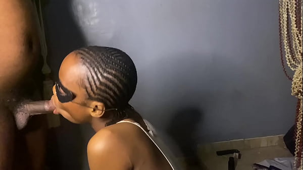 Nonton Pretty Next Door Neighbour Surprisingly Gives Good Blowjob thumbnail