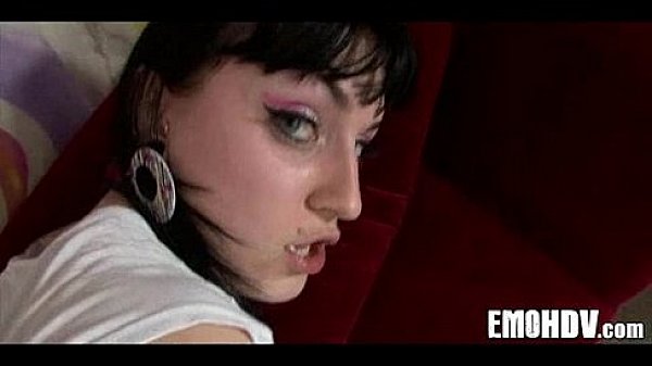 Nonton Emo Tatted Babe 187 thumbnail