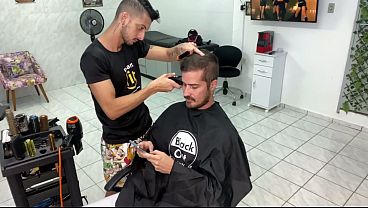 Cortando O Cabelo E Brincando Um Pouco thumbnail