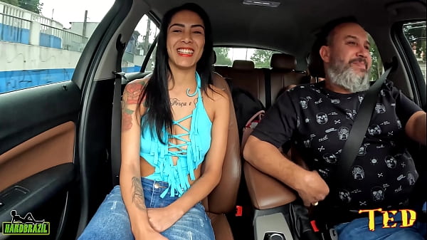 Debutante entra na carona e tira tudo e resolve fazer porn&ocirc;