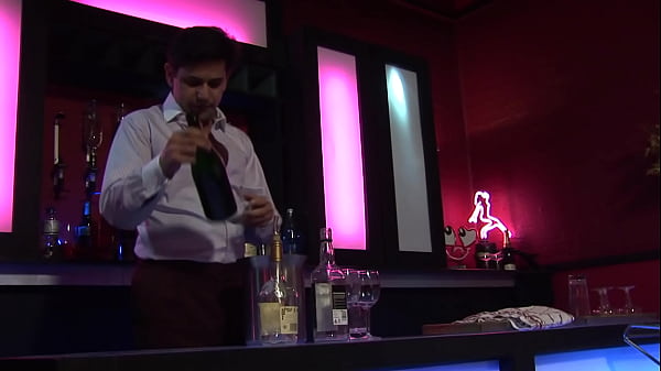 Nonton Stripper Carmel Moore Gets Pissed On By The Bartender thumbnail
