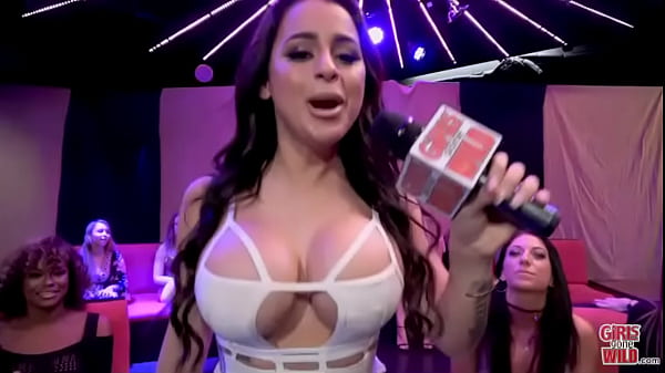 Play MP4 - Daisy and Lexi Cum in the Locker Room