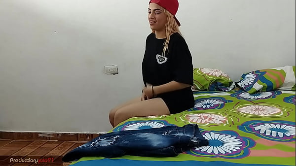 me_pongo laropa demi hermanastro_mientrasse duchaba y para que no saliera se lo_empecé_a mamar_y follamos duro_hasta hacerlo eyacular