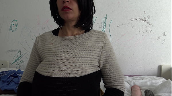 Play MP4 - french mature wife impregnated by a black immigrant in Marseille