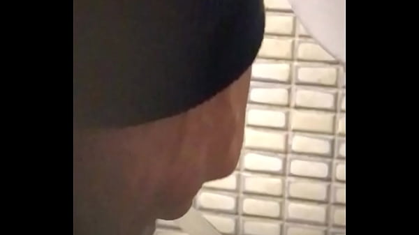 Roludo mijador gostoso