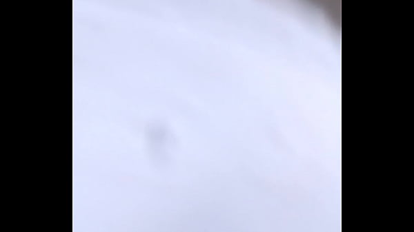 vecina me provoca dejando sus bragas colgadas para que se las robe