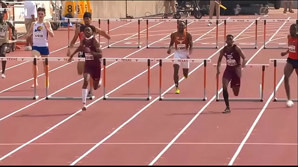 Tamu hurdlers clap the competition cheeks