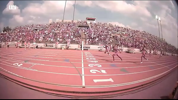 Tamu hurdlers clap the competition cheeks 