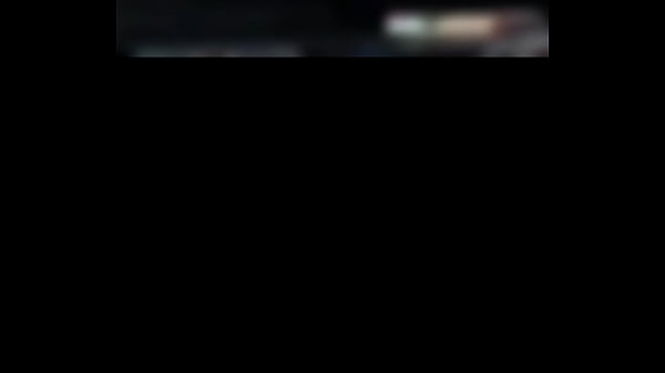 Dancarina sentando e quicando