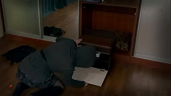 Play MP4 - Thief&period; Deep penetration