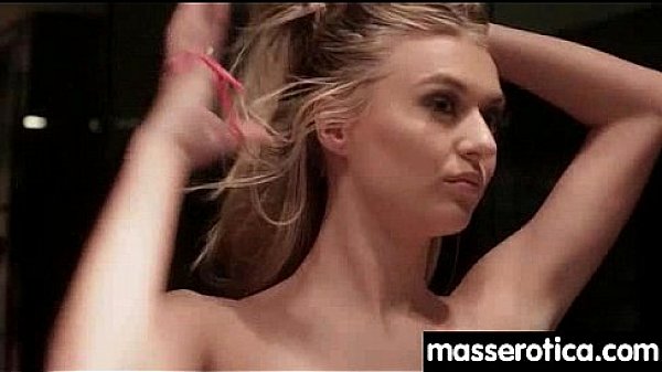 Nonton Massage Therapist Giving Her Patient Some Unknowing Love 5 thumbnail