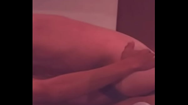 El Novio De Mi Mejor Amige Me Invita A Ver Netflix Y Termina Follandome thumbnail