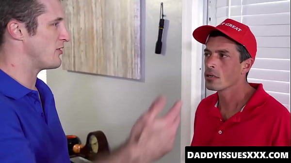 Nonton Two Dudes And Stepdaughters Enjoy Wild Foursome thumbnail