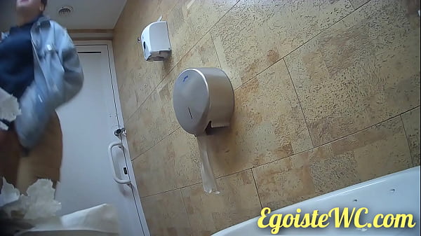 Play MP4 - Young beauty showed her wet pussy in the toilet &lpar;EWC 166&rpar;