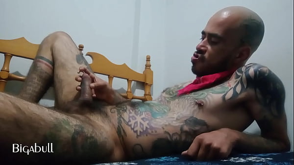 Verga dura y bolas grandes 