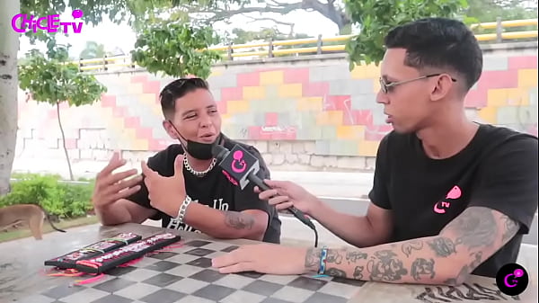 Nonton Sue&ntilde;a Con Ser Gigolo Pero No Tiene La Herramienta. thumbnail