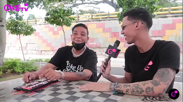 Sue&ntilde;a con ser gigolo pero no tiene la herramienta 