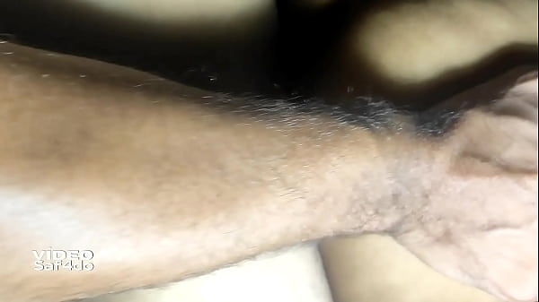 Atendente de caixa novinha dando pro gerente no deposito 