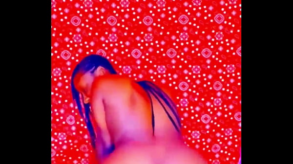 Teen big booty twerk