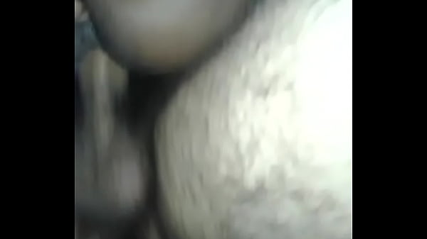 Dando a bucetinha pro namorado 