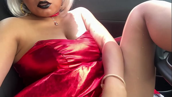 Christmas out of a figure of overflowing passions succumbs to uncontrollable impulses in the least expected place 