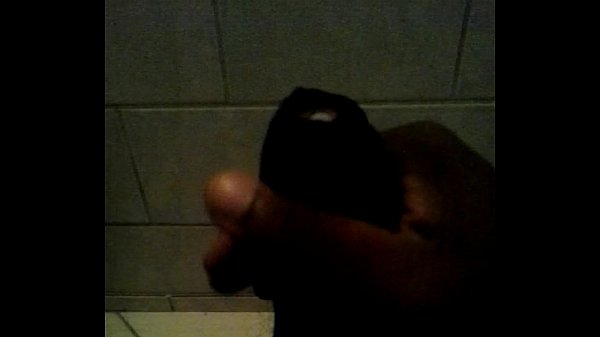 batendo uma punheta at&eacute_ goza quem quer leitinho??