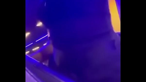 Morena Na Academia Peito Silicone thumbnail