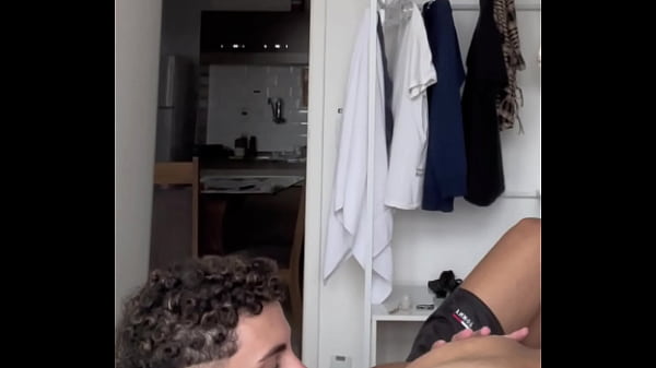 Gozou com meu pau dentro do cuzinho dele.. (Ricardo Leall & Sharkboy) 