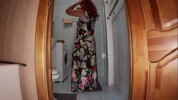 big ass old stepmom felt a dick in anal when she went to the shower 