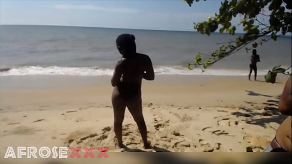 Play MP4 - Butt naked African bitch at the beach