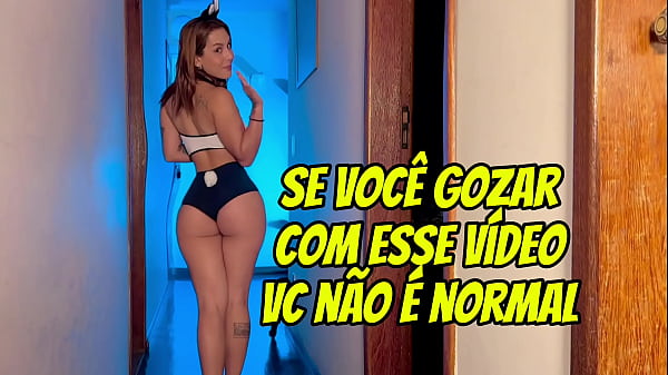 Experimentando roupas parausar com outroshomens