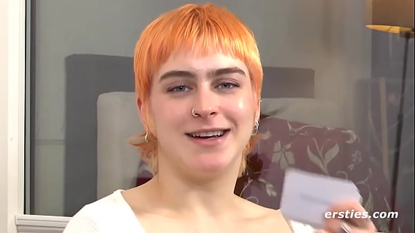 Ersties Geiledeutsche Azubi_masturbiert schmackhaft_vor Kamera