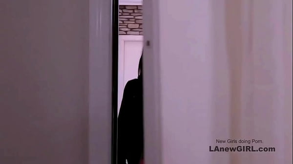 Nonton Stunning Brunette Gets Fucked In Her Photoshoot thumbnail