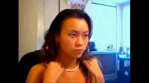 Play MP4 - sexy brunette