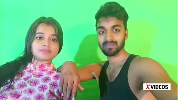 Play MP4 - हॉट इंडियन कपल स्टैंडिंग डॉगी स्टाइल हार्डकोर क्रीमपाइ सेक्स