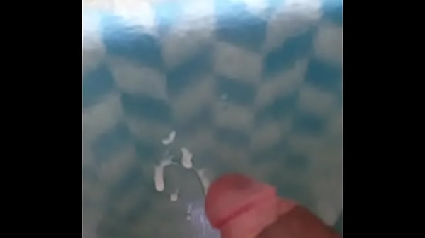 Gozando durante o banho