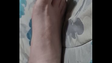 Feet Boy in bed