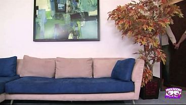 Nonton A Girl With Fake Breasts In High Heels Gets Pleasured By A Big Black Schlong thumbnail