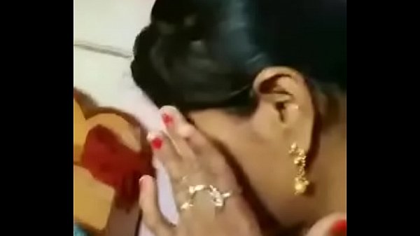 Indian lady sucking cock nude