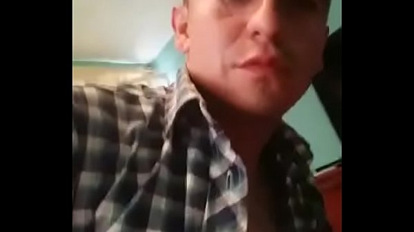 Chacal hetero se masturba (parte 1) 