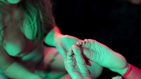 Marshmallow Lesbian Foot Worship thumbnail