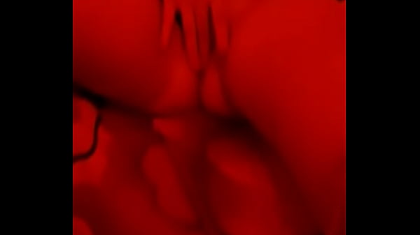 Novinha trai o namorado com o melhor amigo indo pra ele meter