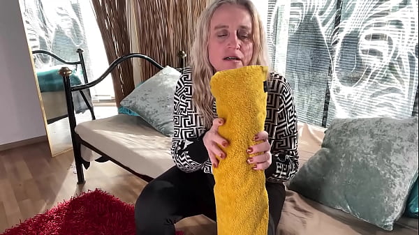 Hot prolapse masturbating under the shower 