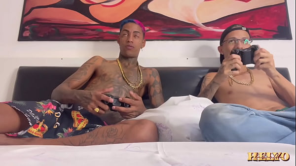 Meu Parceiro H&eacute;tero Mostrou O Brinqued&atilde;o (completo) thumbnail