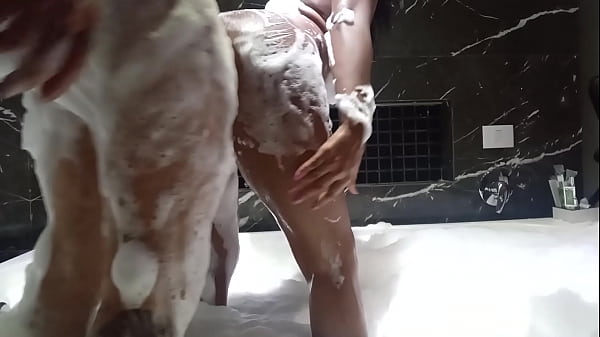 Meu marido adora me ver traindo sou muito puta