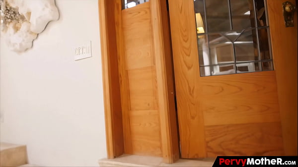 Nonton Big Cock Stepson Stuffs His Sinner Stepmother Before Going A Date thumbnail