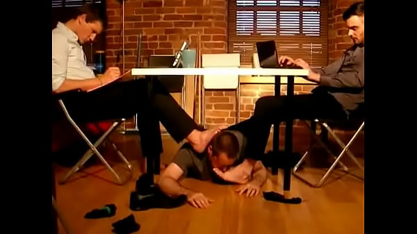 Double bare foot lick